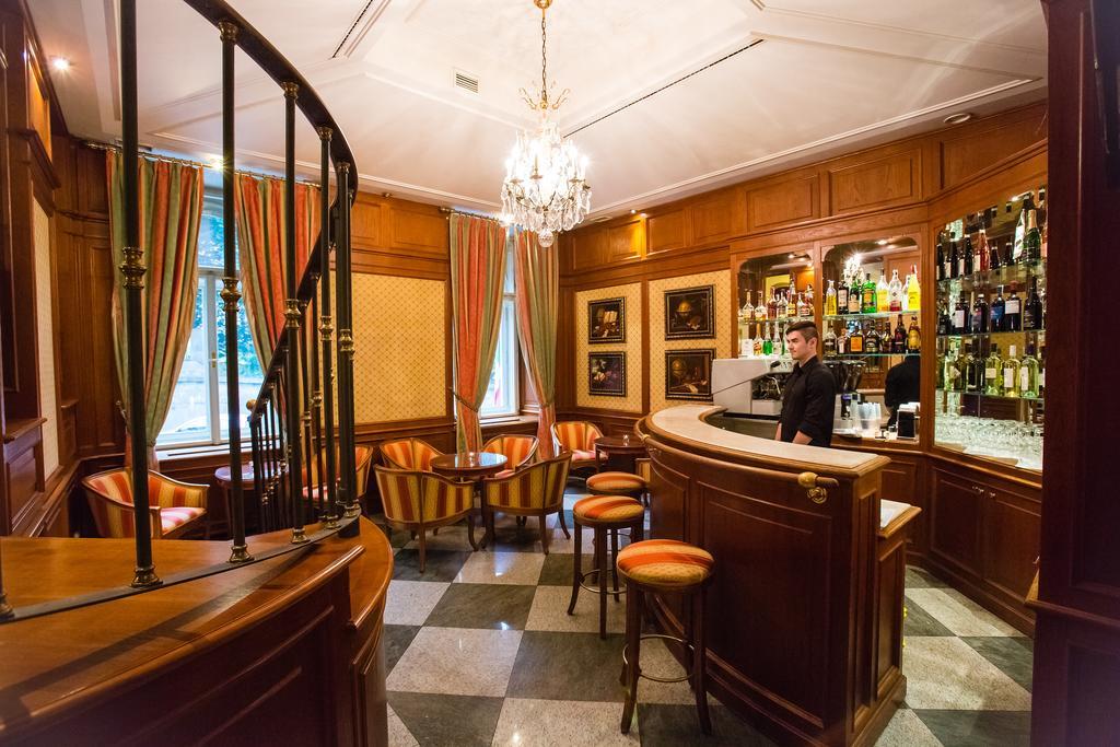 Hotel Kinsky Fountain Praga Exterior foto